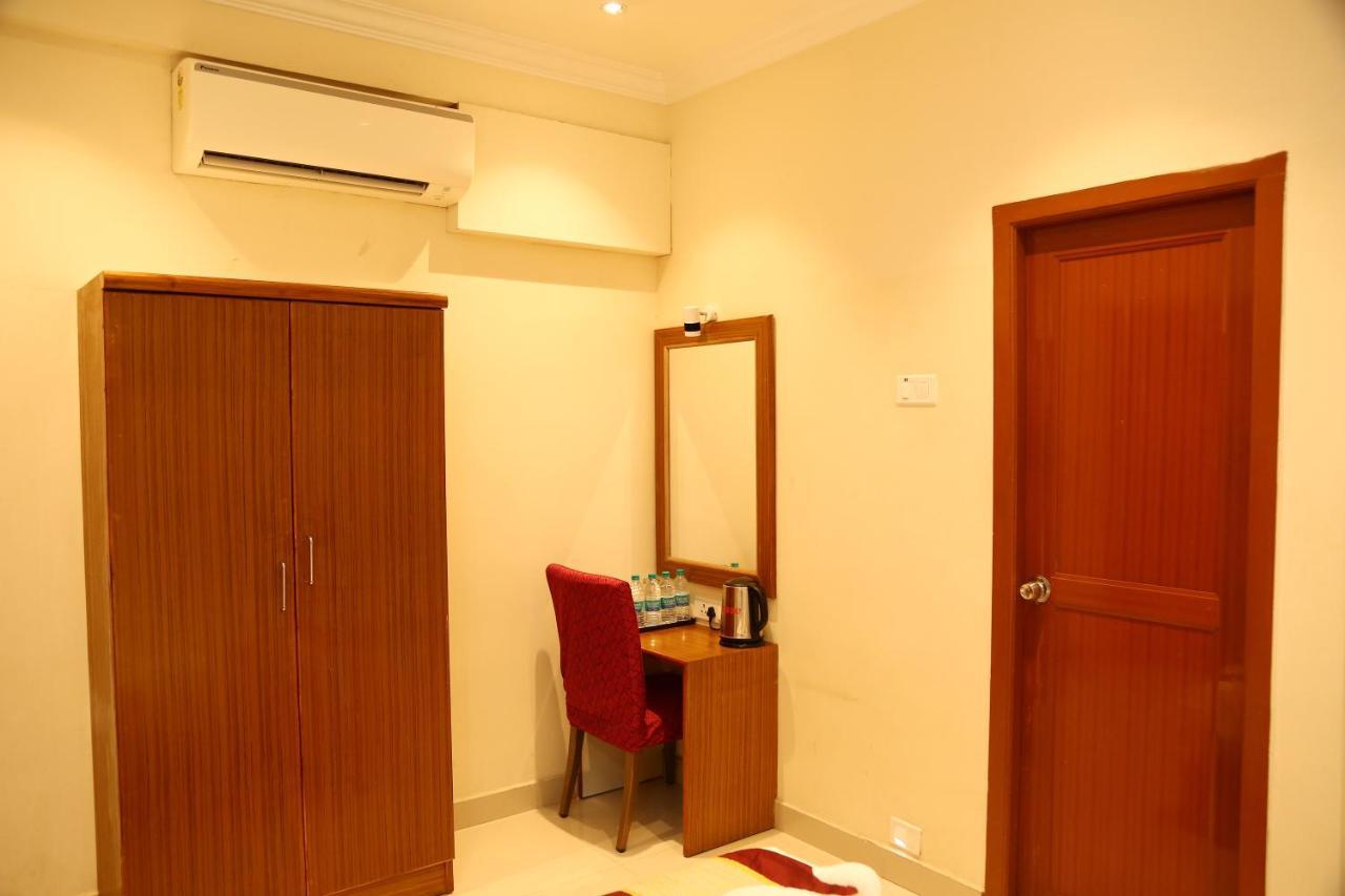 Nitheesh Residency Hotel Kanchipuram Eksteriør billede